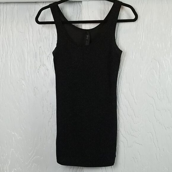 🖤 5/$20 🖤 BLACK TANK..silver threading - Picture 1 of 7